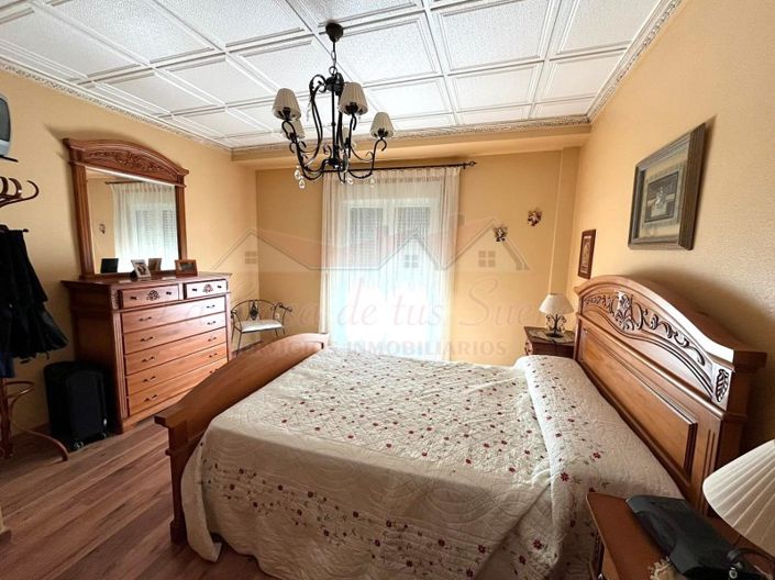 Image No.18-5 Bed Townhouse for sale