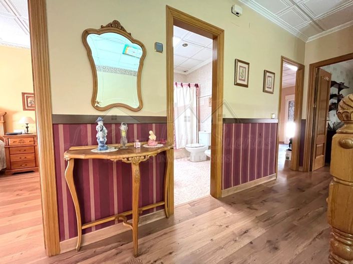 Image No.23-5 Bed Townhouse for sale