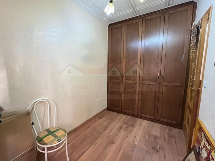 Image No.32-5 Bed Townhouse for sale