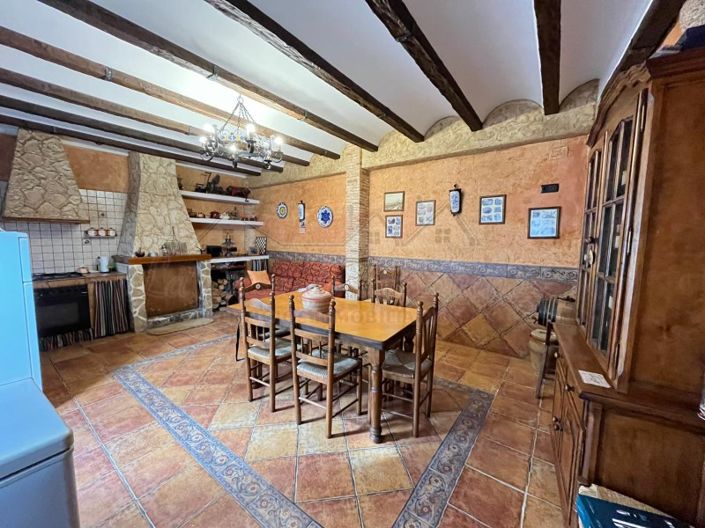 Image No.7-5 Bed Townhouse for sale