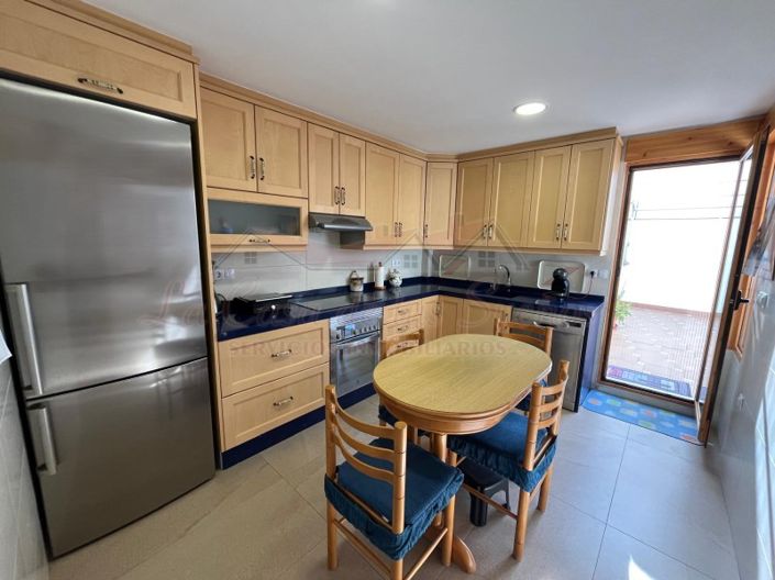 Image No.10-4 Bed Townhouse for sale