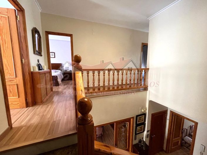 Image No.13-4 Bed Townhouse for sale