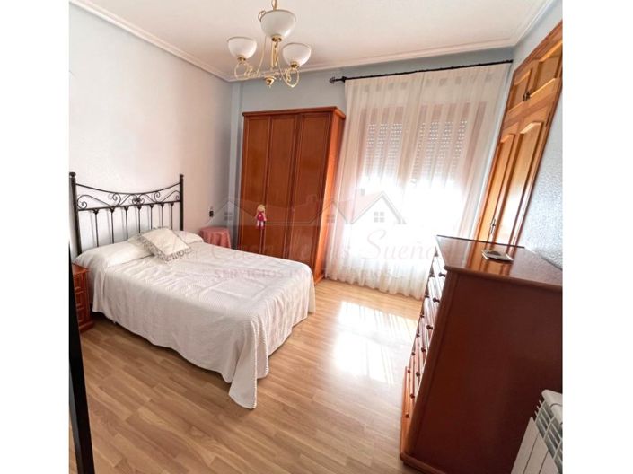 Image No.23-4 Bed Townhouse for sale