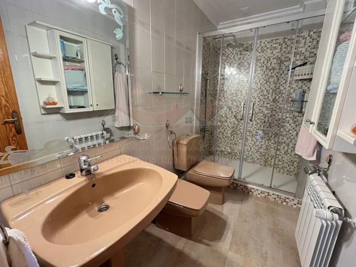 Image No.24-4 Bed Townhouse for sale