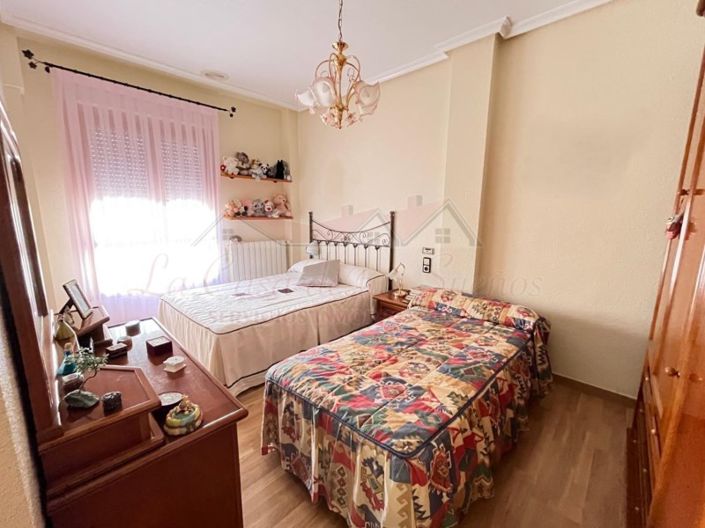 Image No.25-4 Bed Townhouse for sale