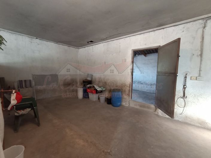 Image No.31-2 Bed Country House for sale