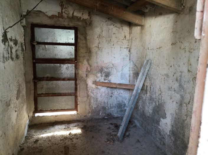 Image No.47-2 Bed Country House for sale