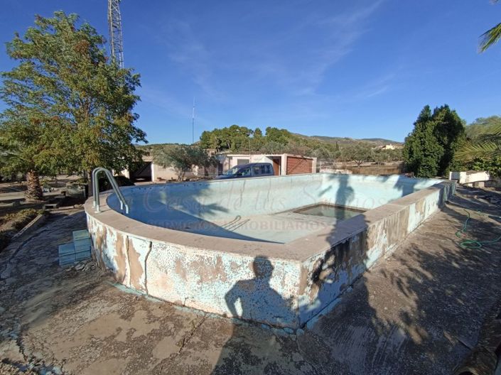 Image No.6-2 Bed Country House for sale