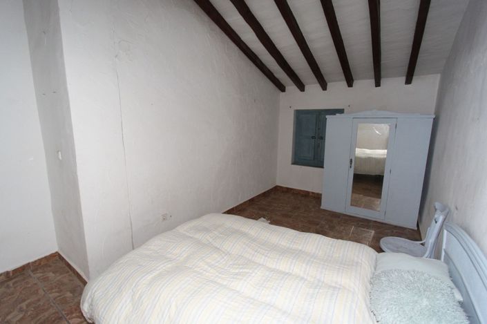 Image No.20-7 Bed Country House for sale