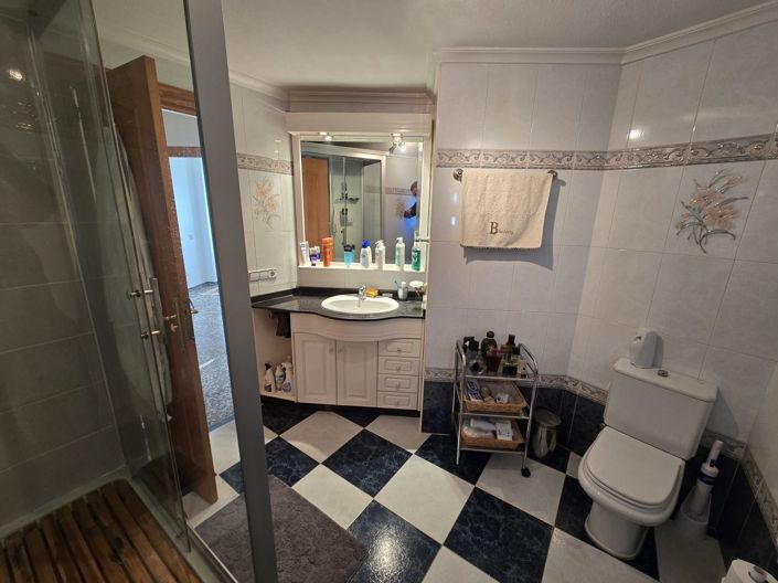 Image No.12-4 Bed Apartment for sale