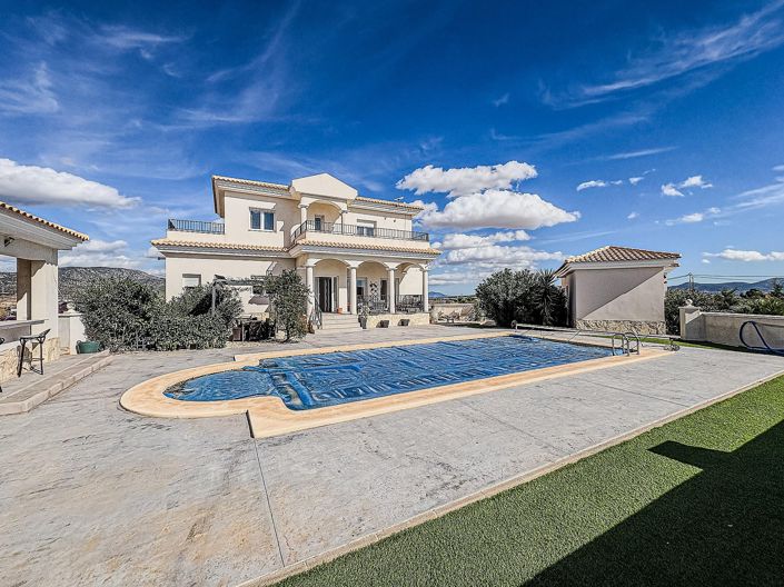 Image No.15-4 Bed Villa for sale