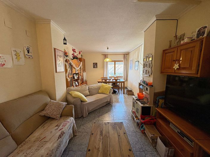 Image No.12-6 Bed Townhouse for sale