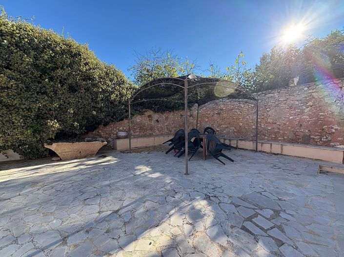 Image No.6-6 Bed Townhouse for sale