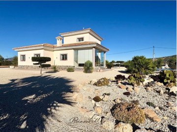 4 Bed Villa for sale