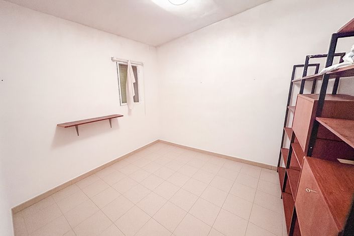 Image No.33-9 Bed Property for sale