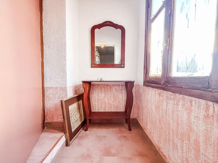 Image No.34-9 Bed Property for sale