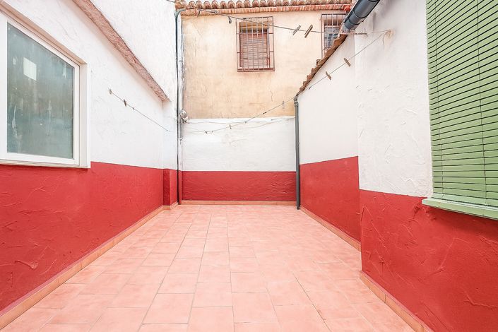 Image No.39-9 Bed Property for sale