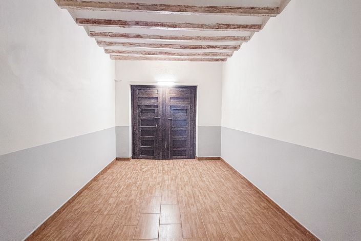 Image No.48-9 Bed Property for sale