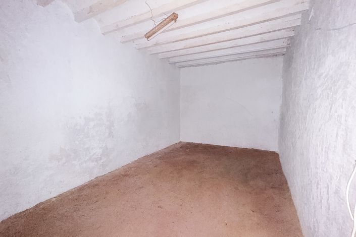 Image No.50-9 Bed Property for sale