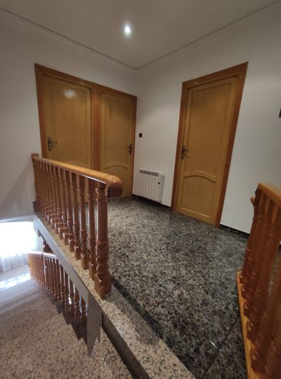 Image No.12-5 Bed Townhouse for sale