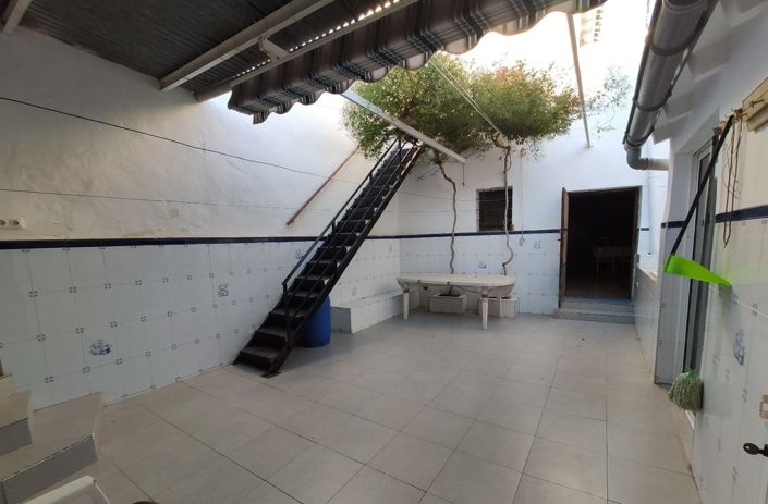 Image No.3-5 Bed Townhouse for sale