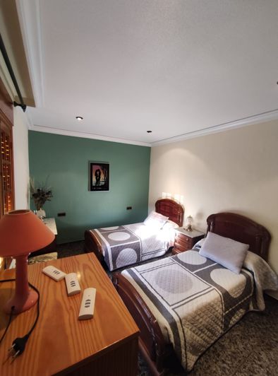 Image No.21-5 Bed Townhouse for sale