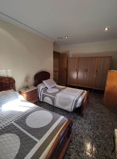 Image No.22-5 Bed Townhouse for sale