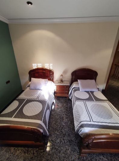 Image No.23-5 Bed Townhouse for sale