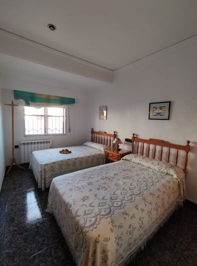 Image No.28-5 Bed Townhouse for sale