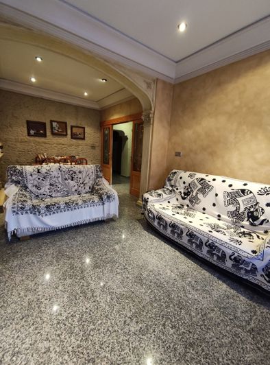 Image No.42-5 Bed Townhouse for sale