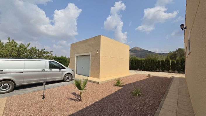 Image No.19-3 Bed Villa for sale