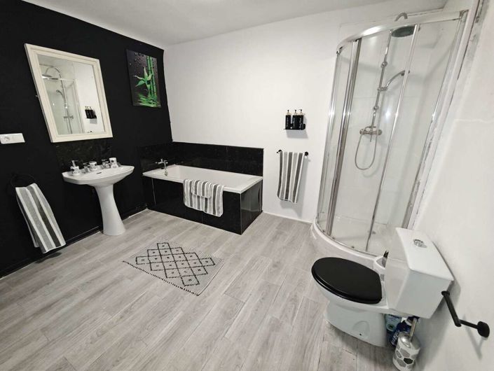 Image No.25-3 Bed Townhouse for sale