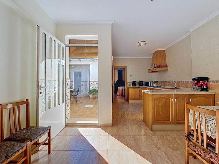 Image No.15-3 Bed Townhouse for sale