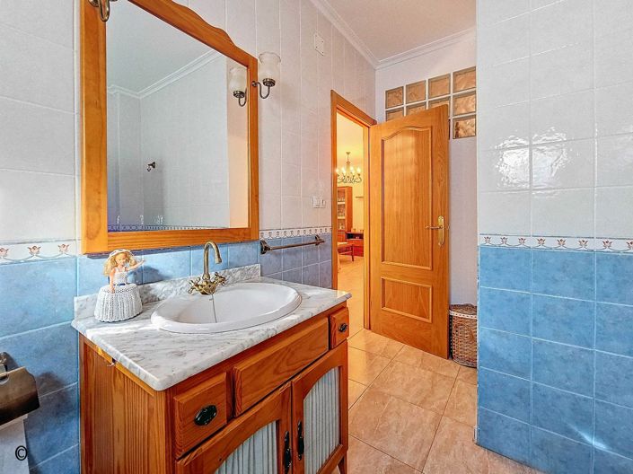 Image No.25-3 Bed Townhouse for sale