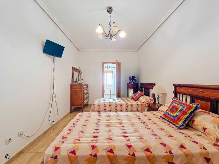 Image No.31-3 Bed Townhouse for sale