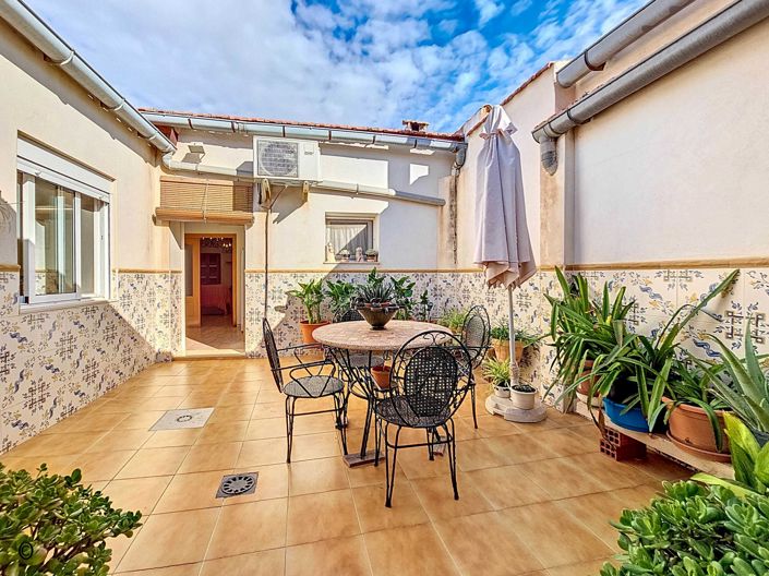 Image No.40-3 Bed Townhouse for sale