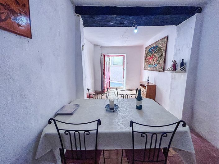 Image No.23-4 Bed Townhouse for sale