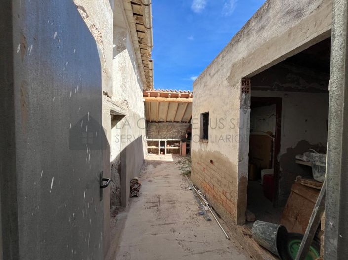 Image No.17-2 Bed Country House for sale