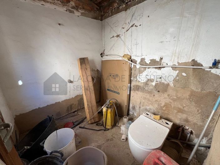 Image No.19-2 Bed Country House for sale