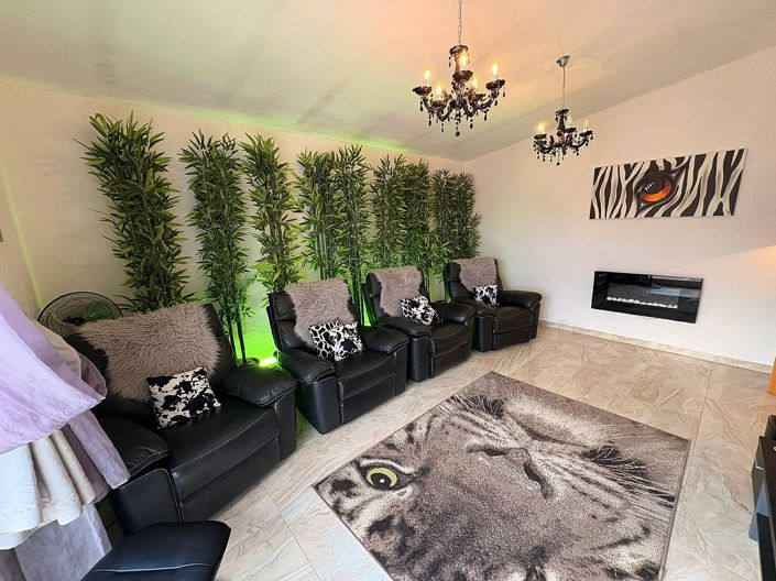 Image No.29-8 Bed Villa for sale