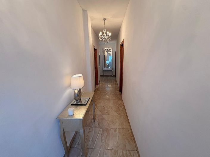 Image No.38-8 Bed Villa for sale