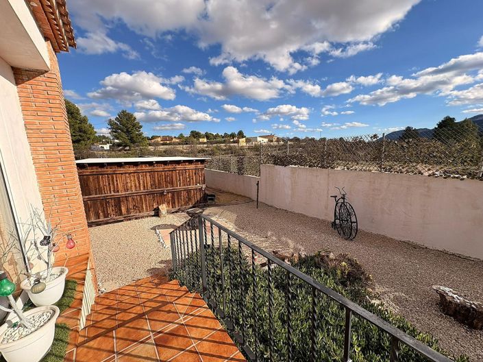 Image No.5-8 Bed Villa for sale