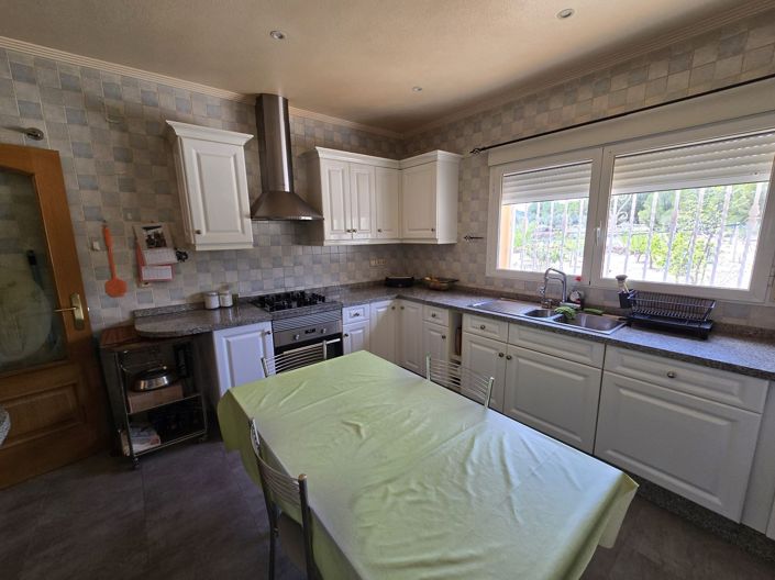 Image No.10-4 Bed Villa for sale