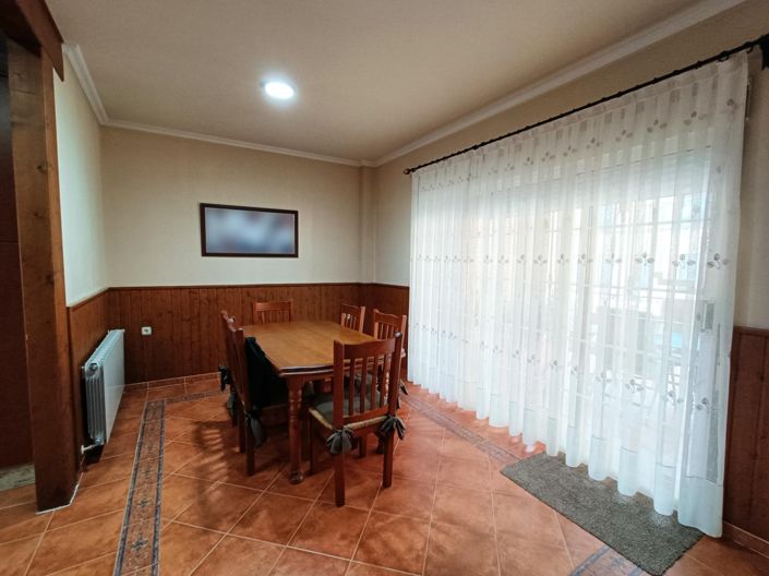 Image No.16-4 Bed Townhouse for sale