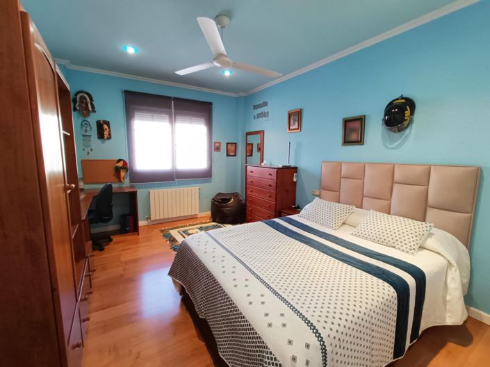 Image No.40-4 Bed Townhouse for sale