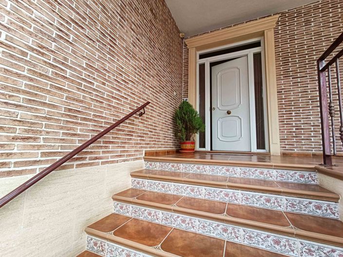 Image No.5-4 Bed Townhouse for sale