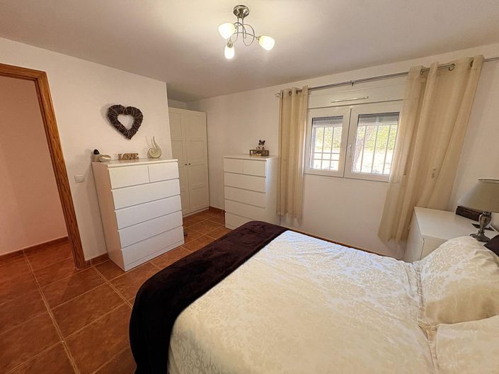 Image No.16-3 Bed Country House for sale