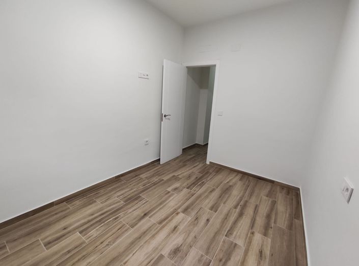 Image No.23-3 Bed Townhouse for sale