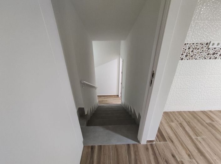 Image No.27-3 Bed Townhouse for sale