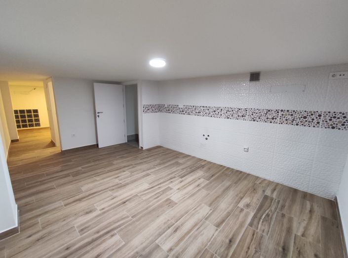 Image No.28-3 Bed Townhouse for sale